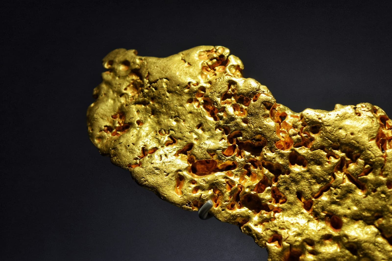 Mineral aurífero — recurso operativo de CLADABEYA